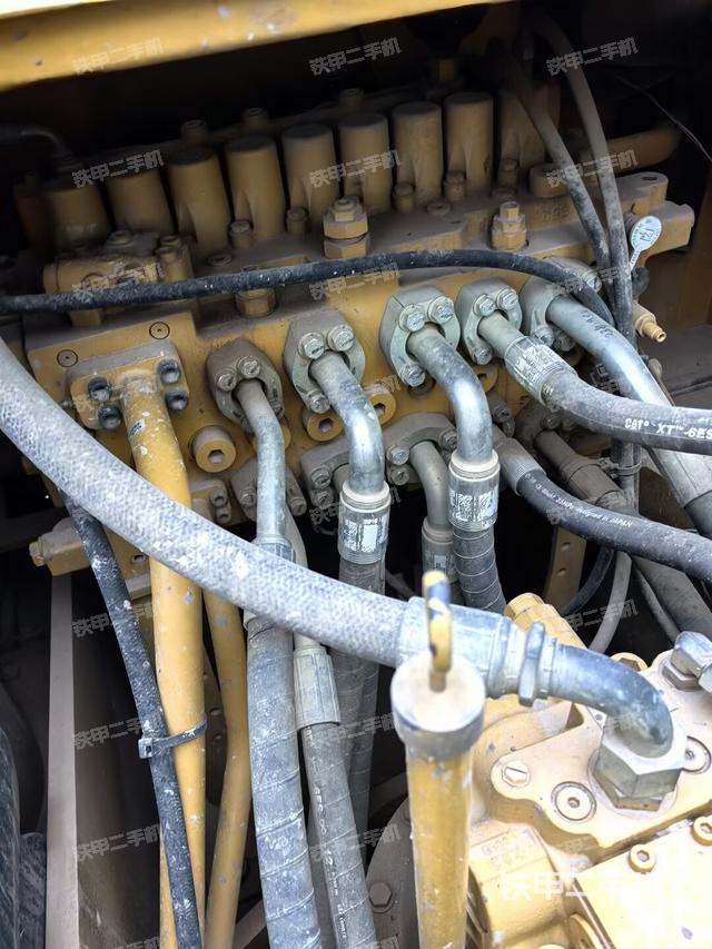 液壓泵斜45?左（大件艙室）