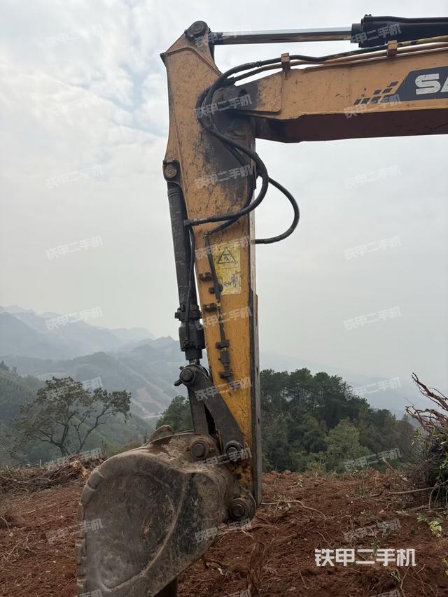 大臂整体 右侧（工作和回转装置）