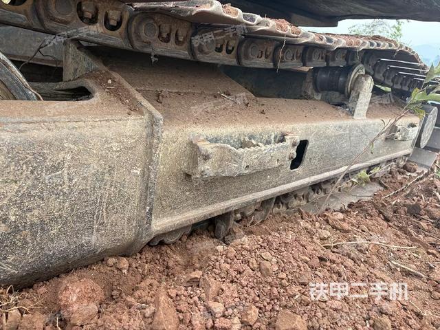 右驱动轮（行走机构）