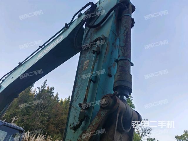 轉(zhuǎn)盤(pán)和下車(chē)架正前（工作和回轉(zhuǎn)裝置）