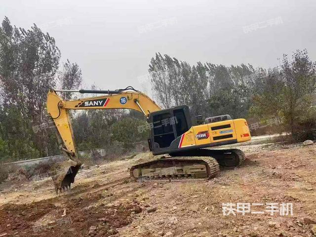 三一重工SY235C挖掘機(jī)