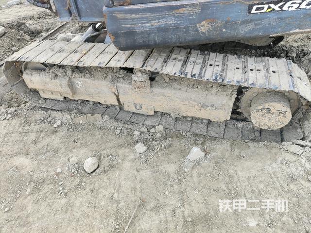 左側(cè)履帶整體?（行走機構(gòu)）