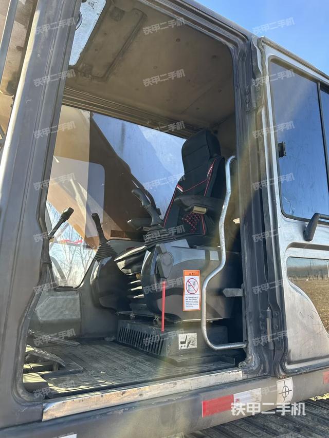 駕駛室整體（整機(jī)外觀）