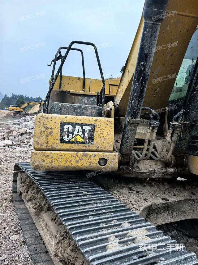 發(fā)動(dòng)機(jī)室（上車部件）