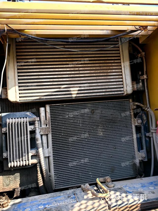 散熱器正面（大件艙室）