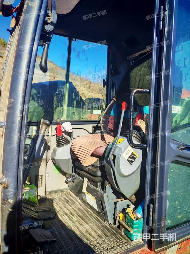 駕駛室整體（整機(jī)外觀）