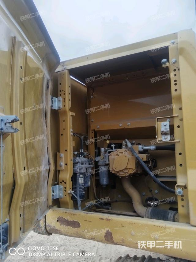 電瓶（大件艙室）