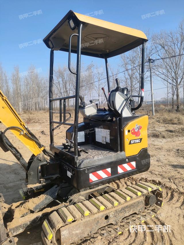 驾驶室整体（整机外观）