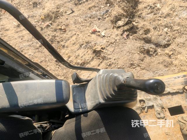 座椅左側(cè)控制臺/音響/含左手柄（駕駛室部分）