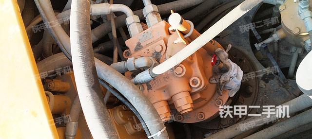 回轉馬達和主控閥（整機外觀）