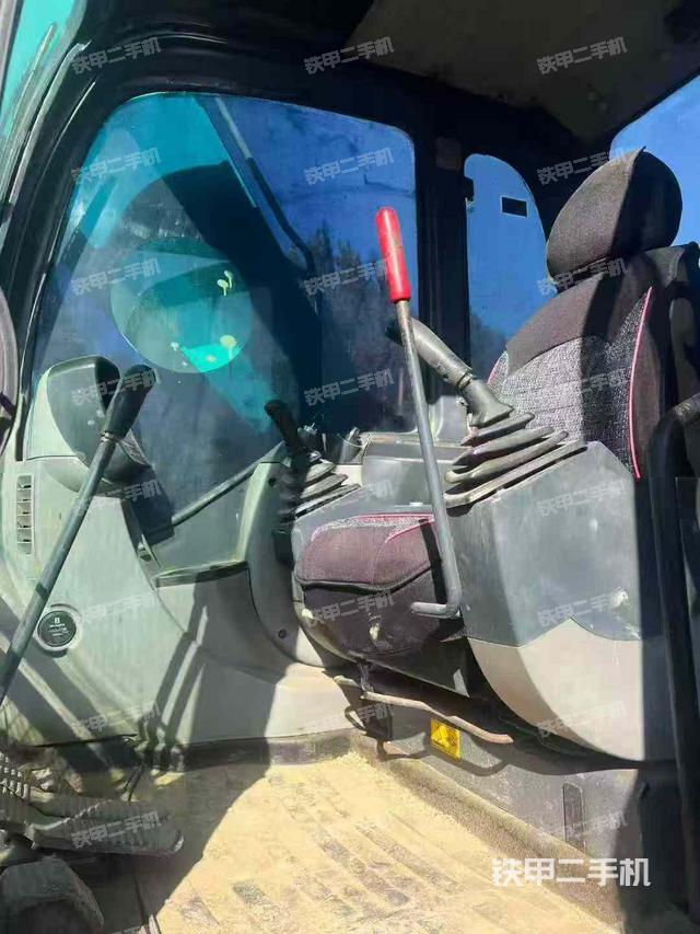 駕駛室整體（整機(jī)外觀）