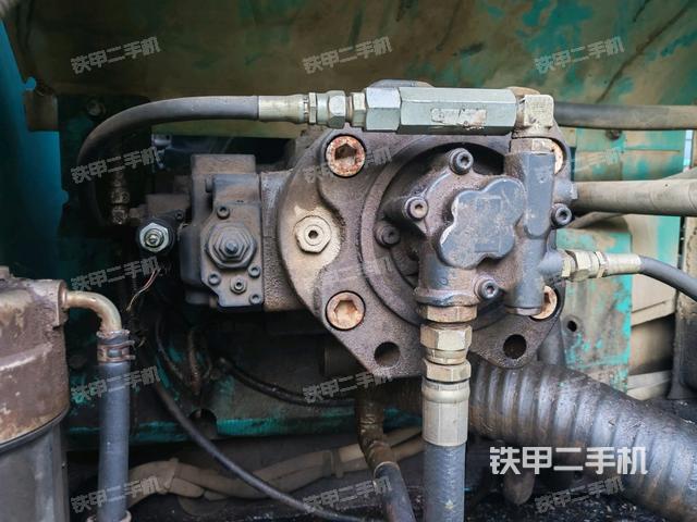 液壓泵斜45?左（大件艙室）