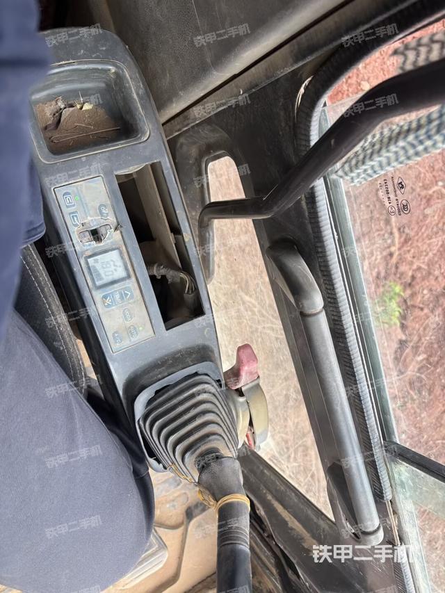 座椅后部（驾驶室部分）