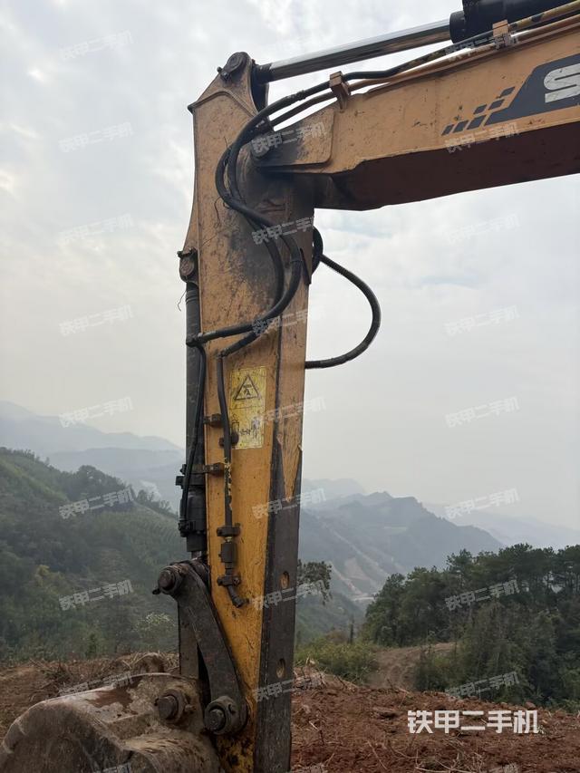 小臂整体左后（工作和回转装置）