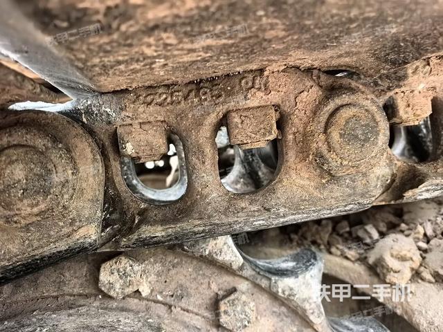 右驅(qū)動(dòng)輪（行走機(jī)構(gòu)）