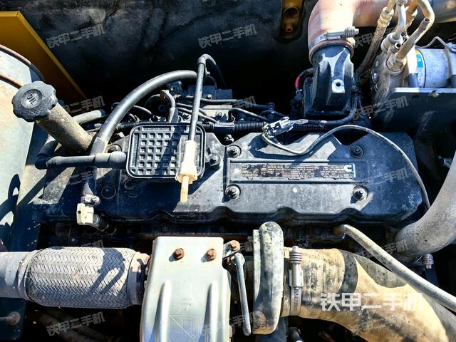 發(fā)動(dòng)機(jī)室（上車部件）