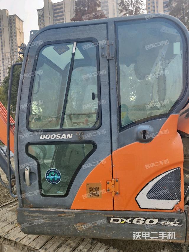 ?駕駛室正側(cè)（駕駛室部分）