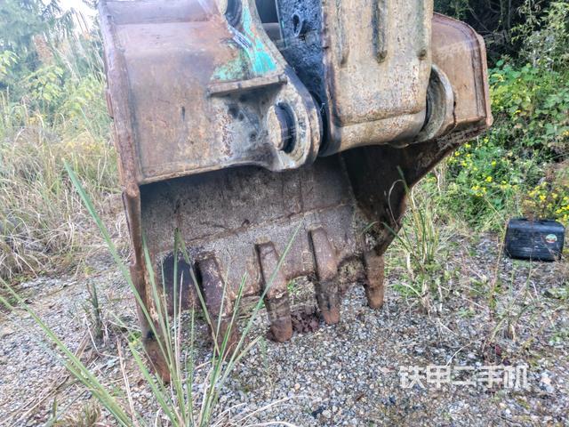 鏟斗右后整體（工作和回轉(zhuǎn)裝置）