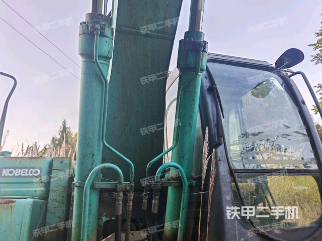 大臂油缸整體?豎拍（工作和回轉(zhuǎn)裝置）