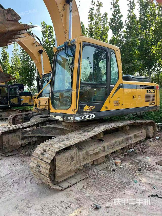 山東臨工E6250F挖掘機(jī)