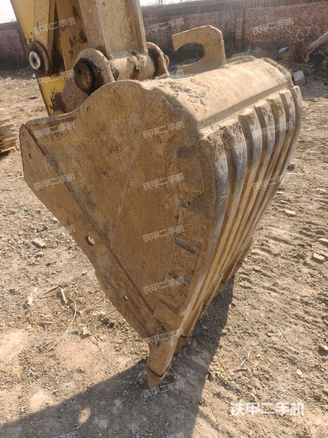 鏟斗右后整體（工作和回轉(zhuǎn)裝置）