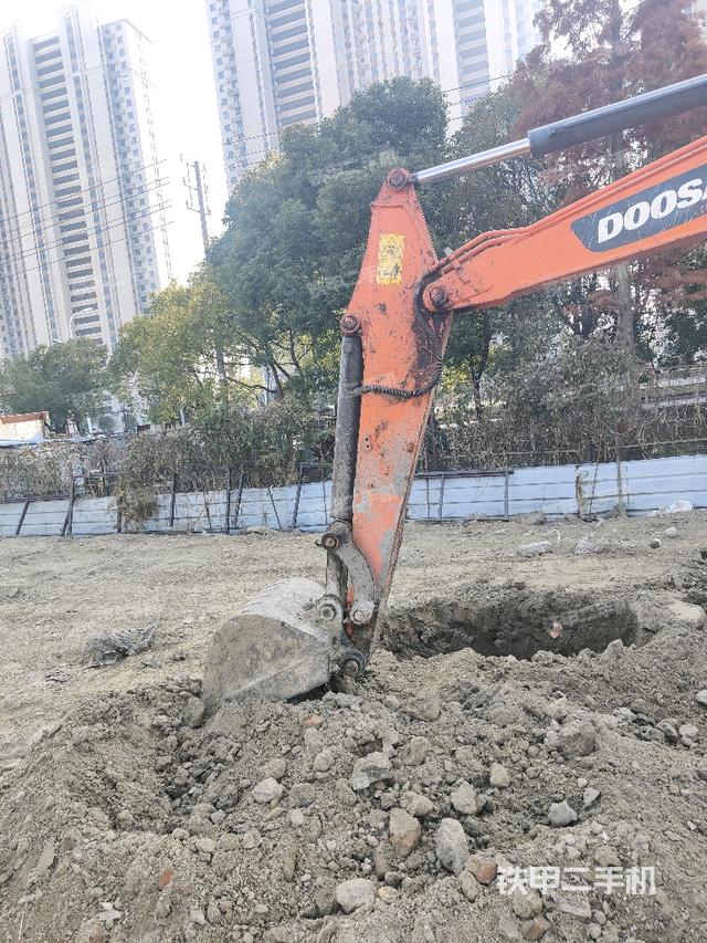 小臂整體左后（工作和回轉(zhuǎn)裝置）