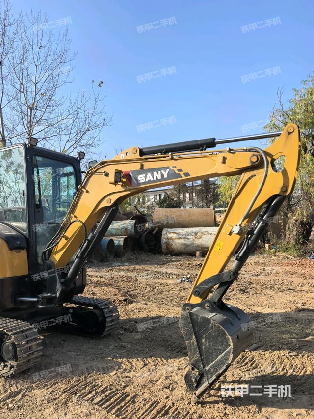 转盘和下车架正前（工作和回转装置）