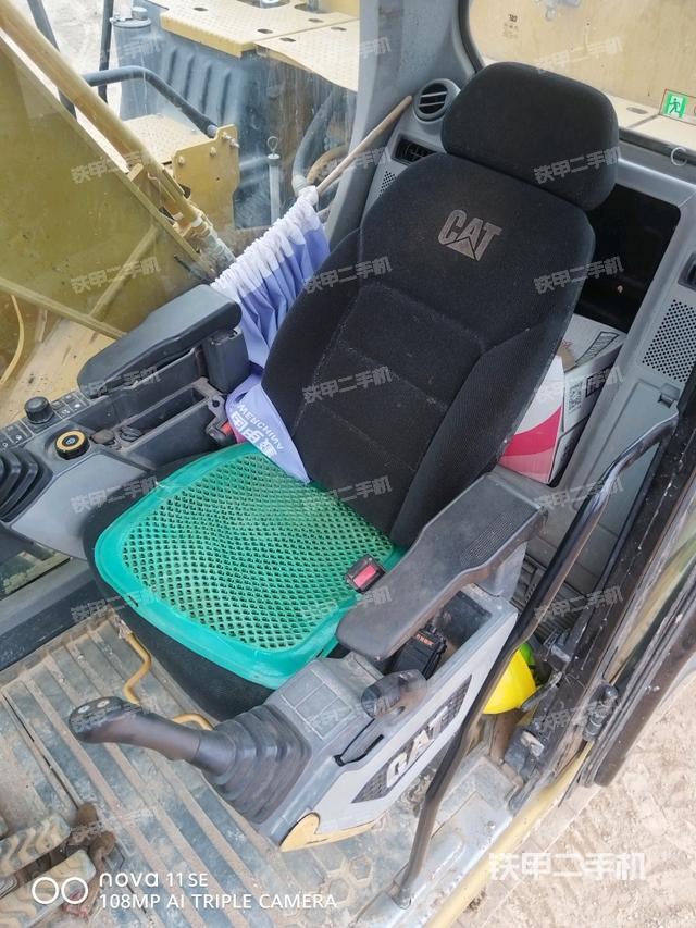 右側(cè)玻璃角標(biāo)（駕駛室部分）