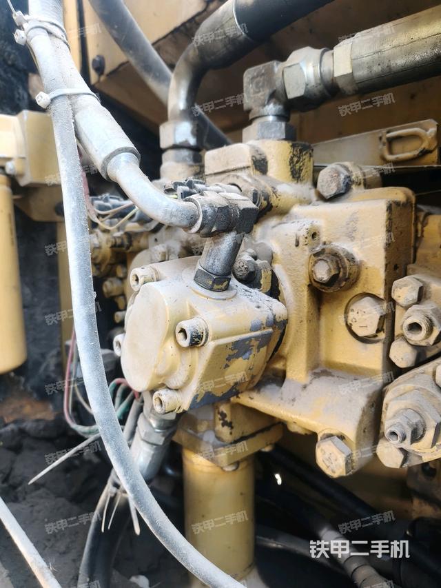 液壓泵斜45?左（大件艙室）