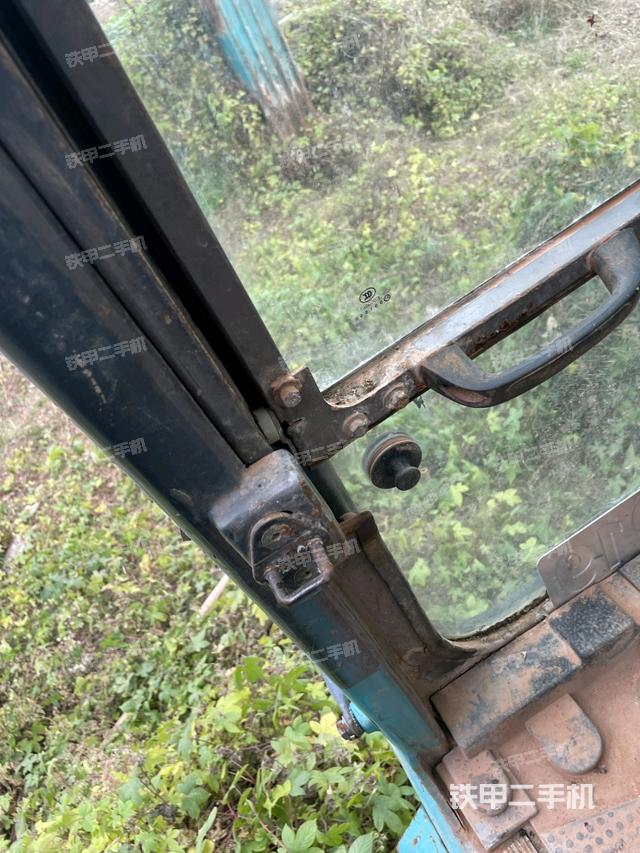 座椅后部（駕駛室部分）