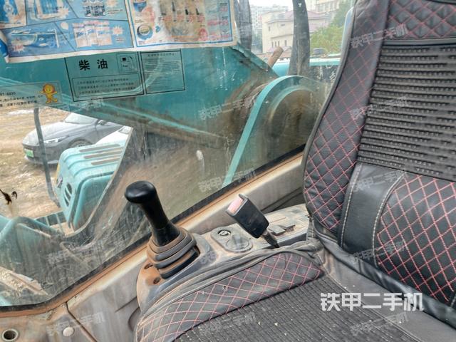 右側(cè)玻璃角標(biāo)（駕駛室部分）