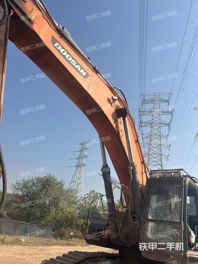 大臂整体 右侧（工作和回转装置）