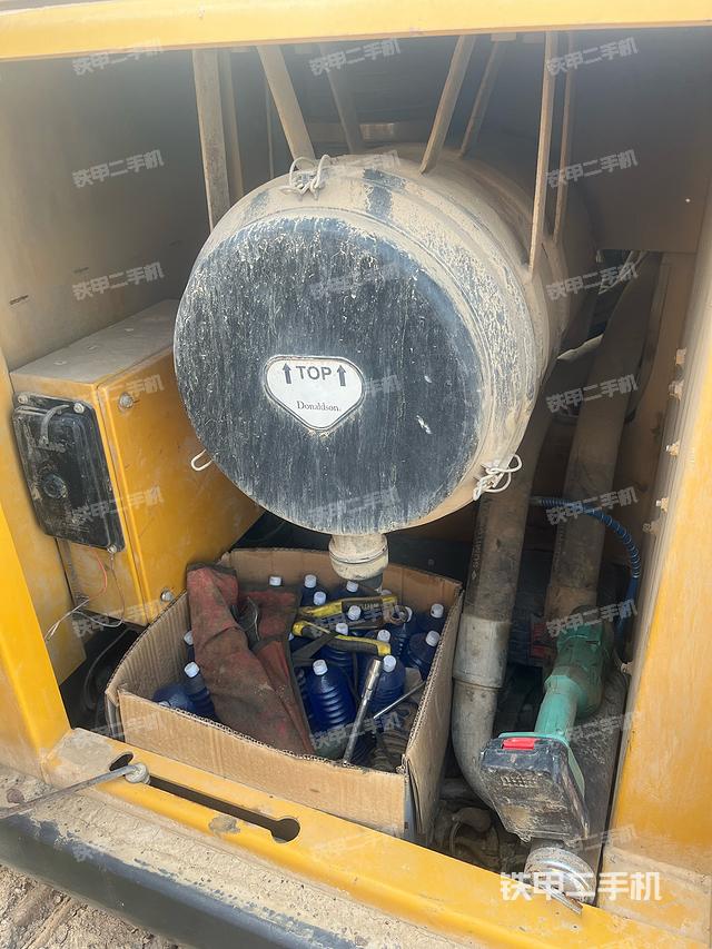 駕駛室頂部（整機(jī)外觀）