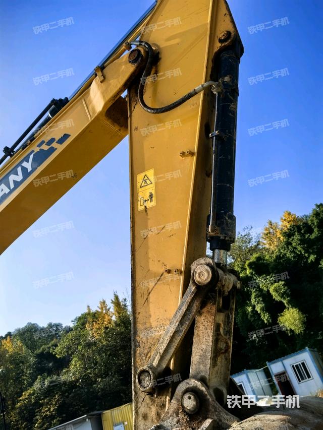 大臂整体 右侧（工作和回转装置）