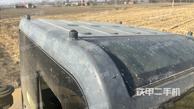 驾驶室顶部（整机外观）