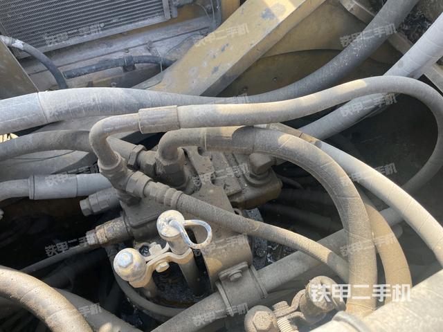 中央回轉(zhuǎn)接頭特寫（上車部件）