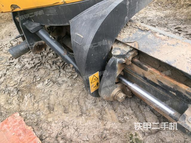 工作装置1（工作装置）