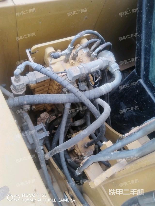 回轉(zhuǎn)馬達和主控閥（整機外觀）