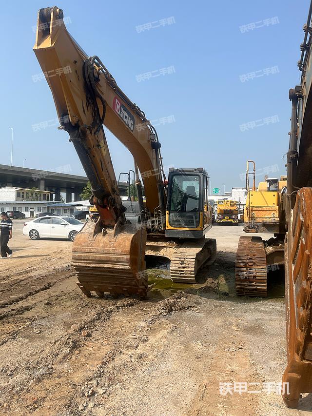 徐工XE215CLL挖掘機(jī)