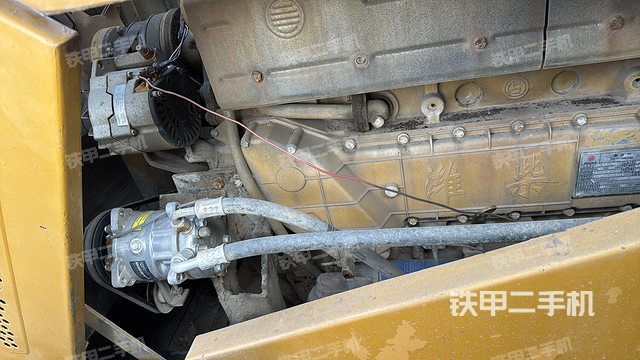 发动机右侧（整机外观及大件）