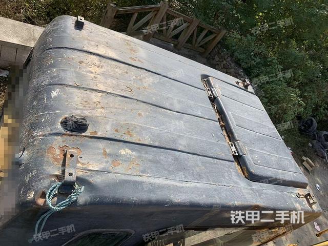 驾驶室顶部（整机外观）