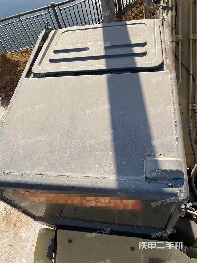 驾驶室顶部（整机外观）