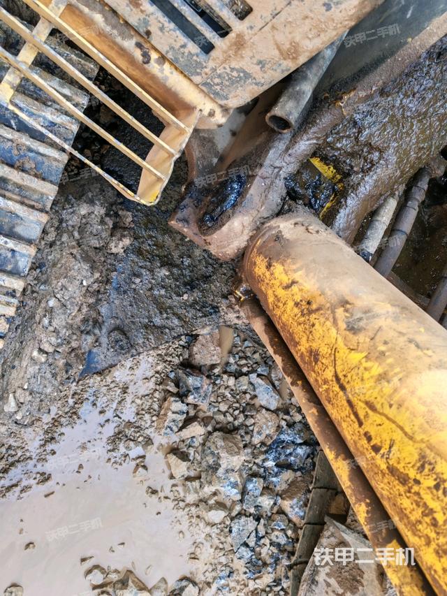 小臂整体右前（工作和回转装置）