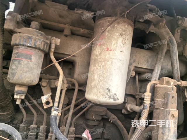 發(fā)動(dòng)機(jī)右側(cè)全景（推土機(jī)發(fā)動(dòng)機(jī)艙）