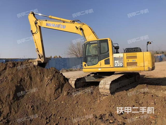 小松PC220-8M0挖掘机