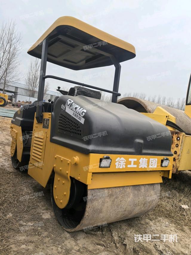 左后45°（压路机整机外观）