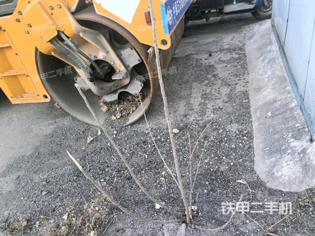 右后45°（压路机整机外观）