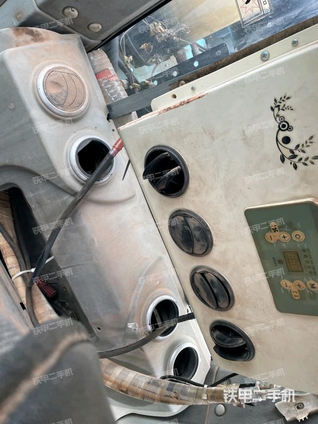 后窗玻璃角標(biāo)（駕駛室部分）