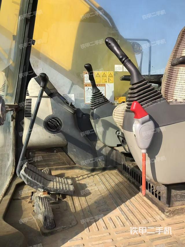 驾驶室整体（整机外观）