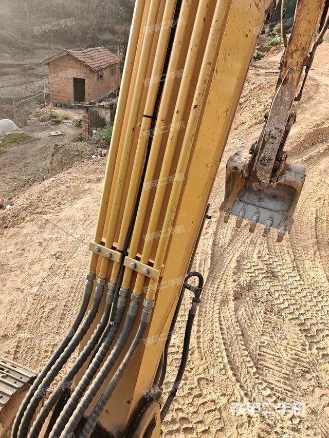 小臂整体左后（工作和回转装置）